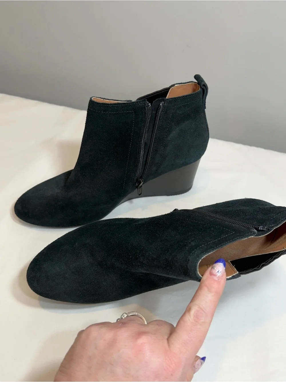 Vionic Parkwood Paloma black suede wedge booties size 10